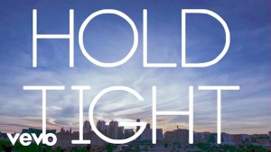 Bí mật thị trấn nhỏ (Hold Tight)