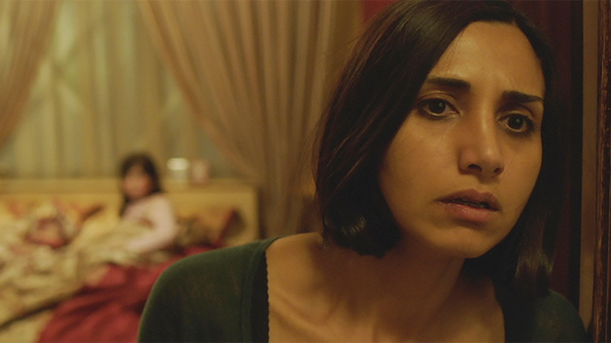 Bóng Ma Trong Gió (Under the Shadow)