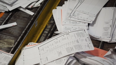 Chuỗi Tấn Công: Chiến Tranh Mạng Trong Bầu Cử Hoa Kỳ (Kill Chain: The Cyber War on America's Elections)