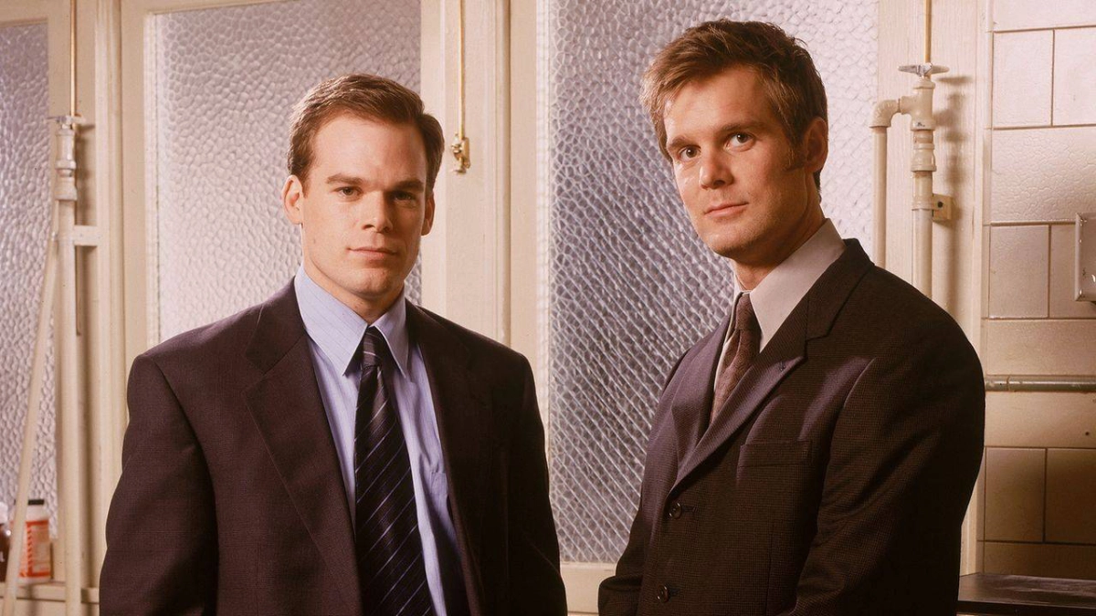 Dưới sáu tấc đất (Phần 2) (Six Feet Under (Season 2))