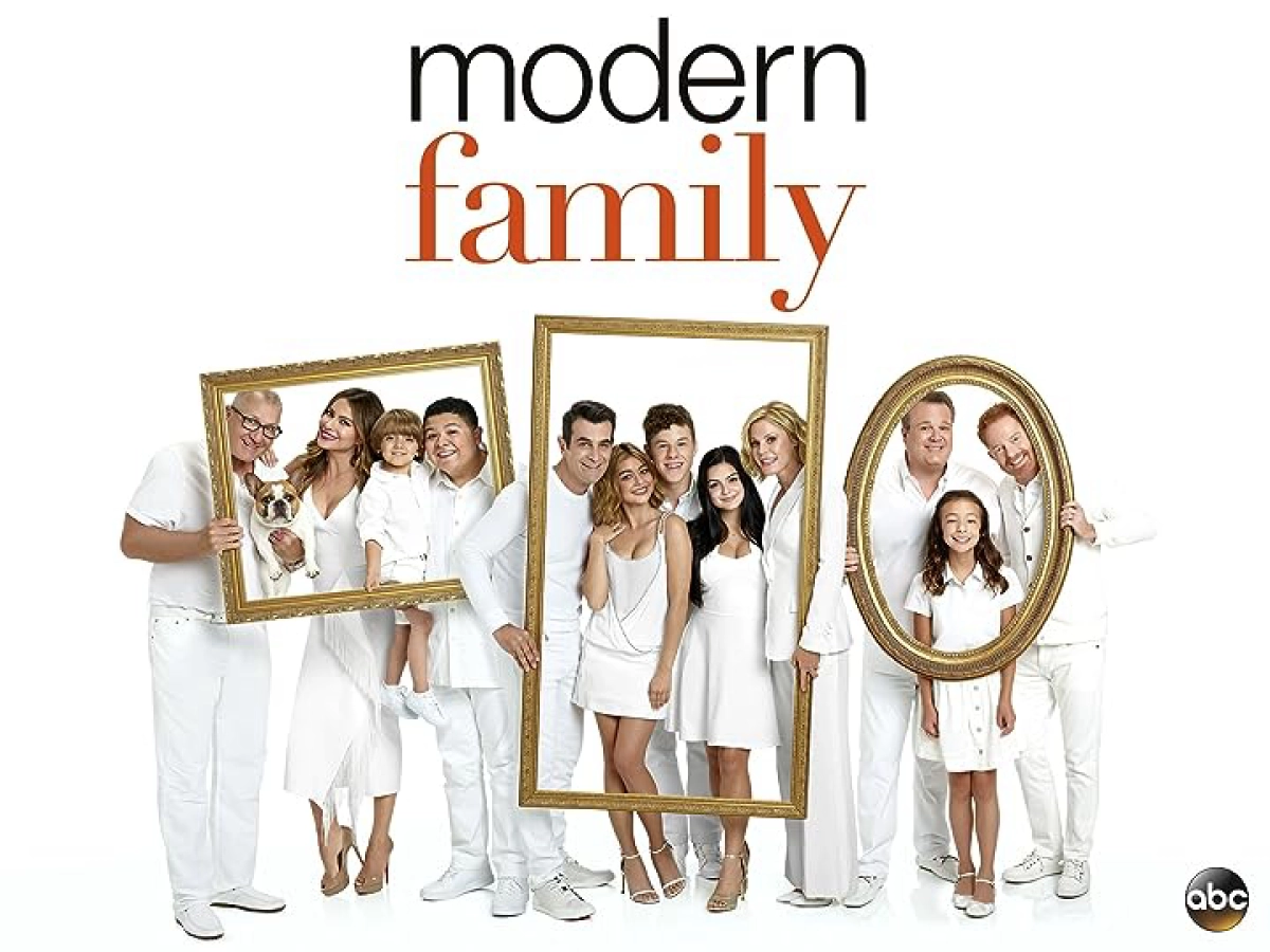 Gia Đình Hiện Đại (Phần 8) (Modern Family (Season 8))