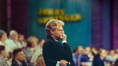 Jerry Springer: Đấm đá, camera, diễn (Jerry Springer: Fights, Camera, Action)