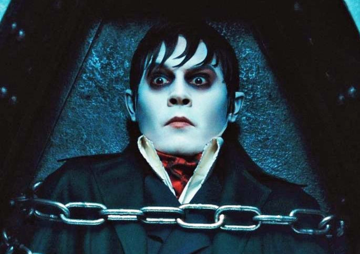 Lời Nguyền Bóng Đêm (Dark Shadows)