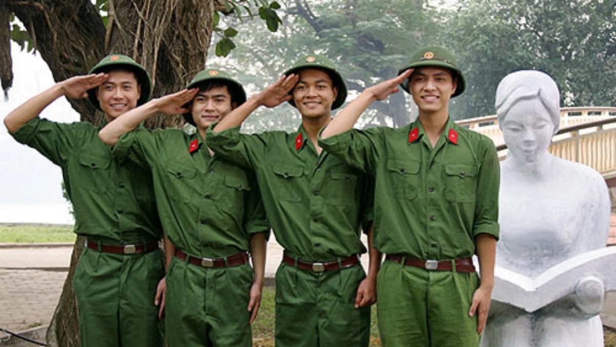 Mùi cỏ cháy (The Scent of Burning Grass)