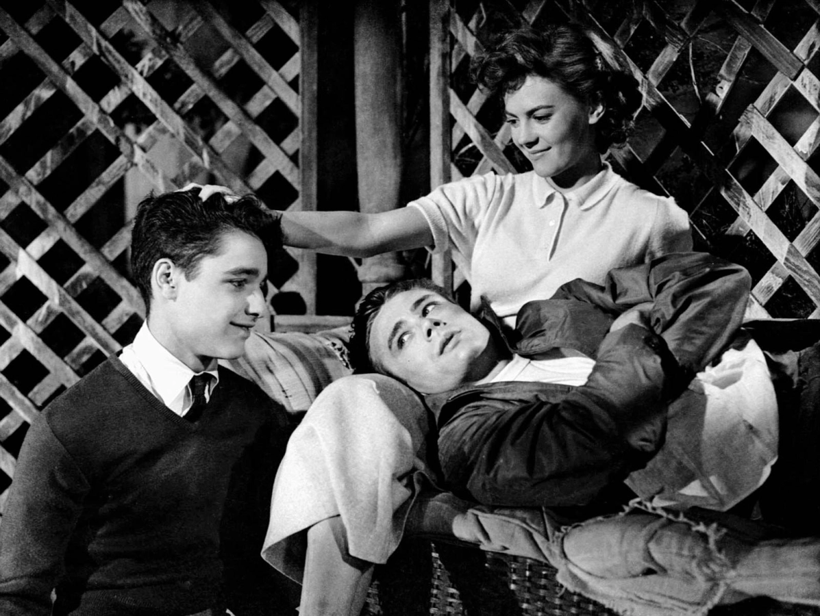 Nổi Loạn Vô Cớ (Rebel Without a Cause)