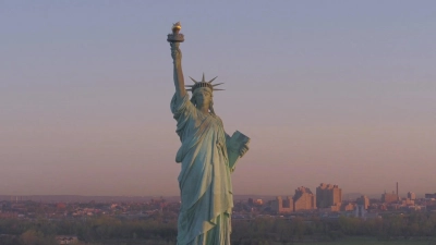 Nữ Thần Tự Do: Mẹ Của Những Người Tha Hương (Liberty: Mother of Exiles)