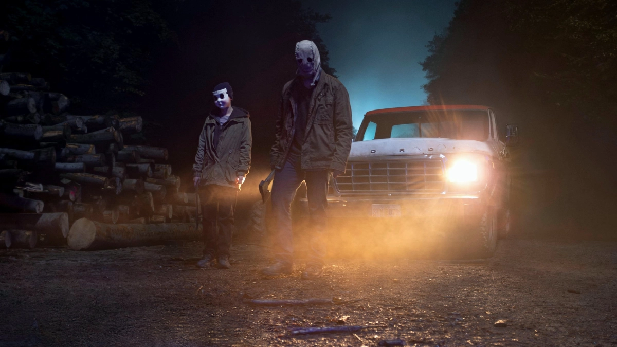 Sát Nhân Giấu Mặt: Chương 1 (The Strangers: Chapter 1)