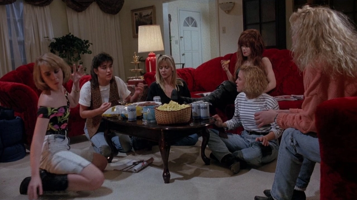 Tiệc Ăn Chơi Đẫm Máu 3 (Slumber Party Massacre III)
