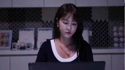 Tìm Kiếm Bạn Tình Trong Căn Phòng Bí Mật (사내정사2 : 욕망의 탕비실)