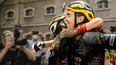 Tour de France: Trên từng dặm đường (Phần 3) (Tour de France: Unchained (Season 3))